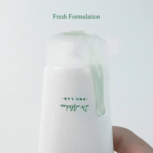 Curățare facială premium pentru ten reactiv și problematic. Dr. Althea Gel Cleanser oferă prospețime, echilibru și calmare instant.